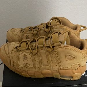 Nike uptempo grade school
